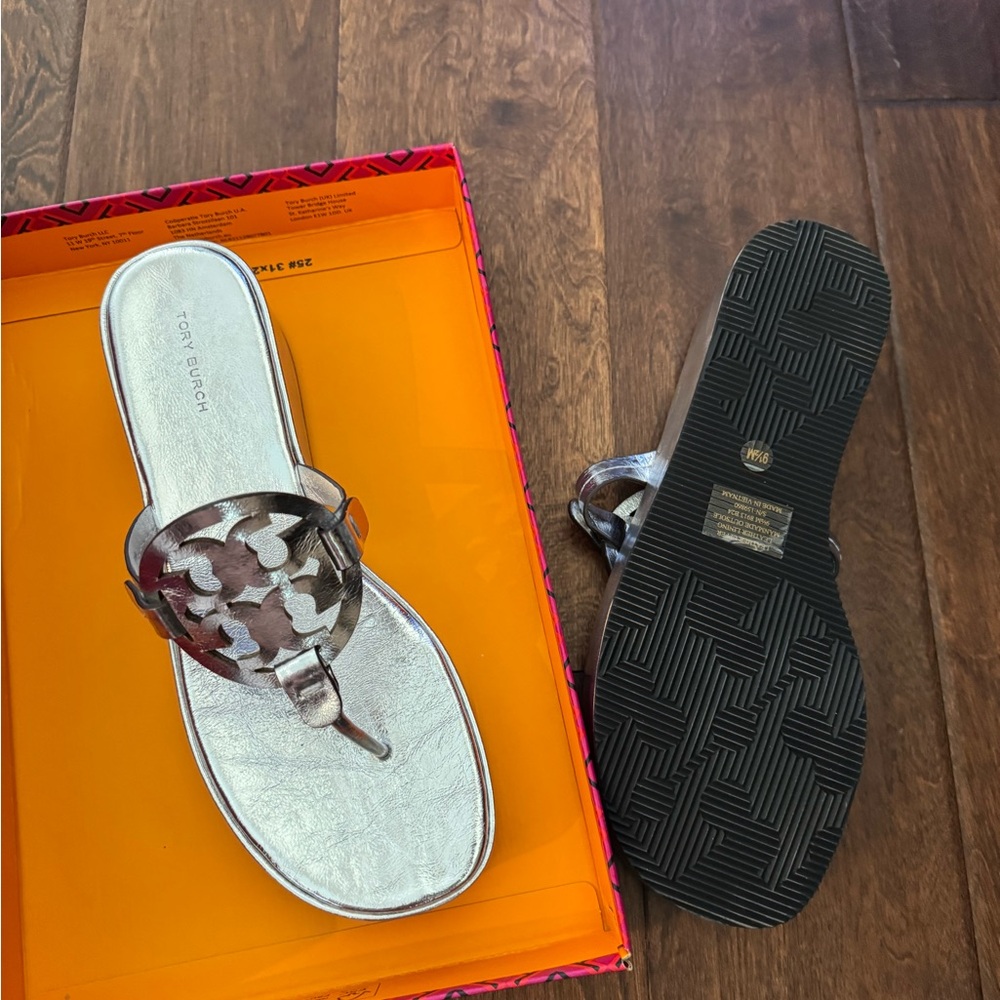 Tory Burch Metallic Silver Slide - Picture 5 of 5